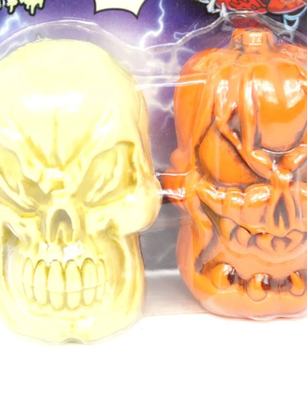 MATCHBOX HALLOWEEN CREEPY CARS - 2 SKULL CASES WITH DIE CAST CARS 2006 MATTEL